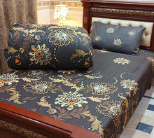 Load image into Gallery viewer, 🌹👉 3 pcs 💯 BED SHEET 💯 1 PILLOW 💯 PURE VICKI RAZAI SET